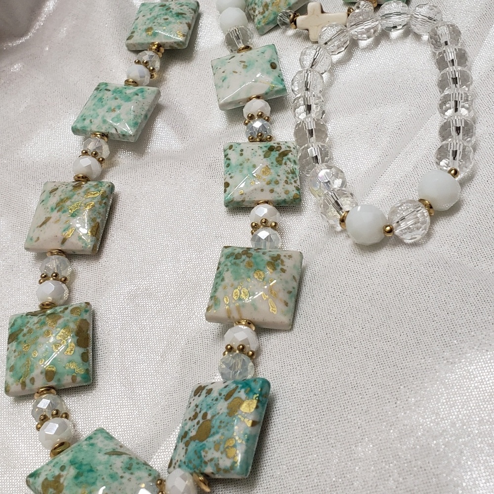 Necklace/Bracelets set